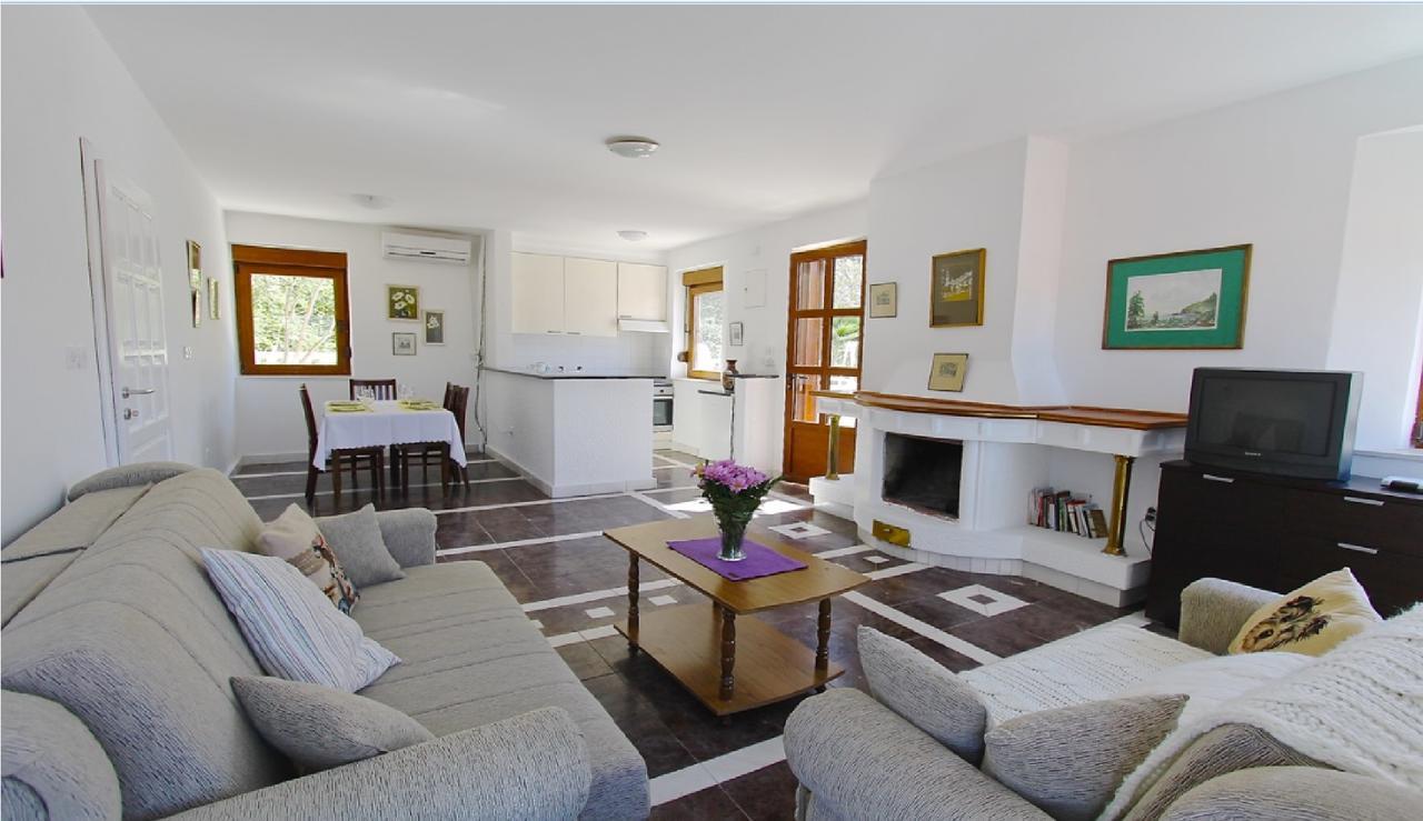 Villa Antic With Private Pool In Budva Exteriör bild