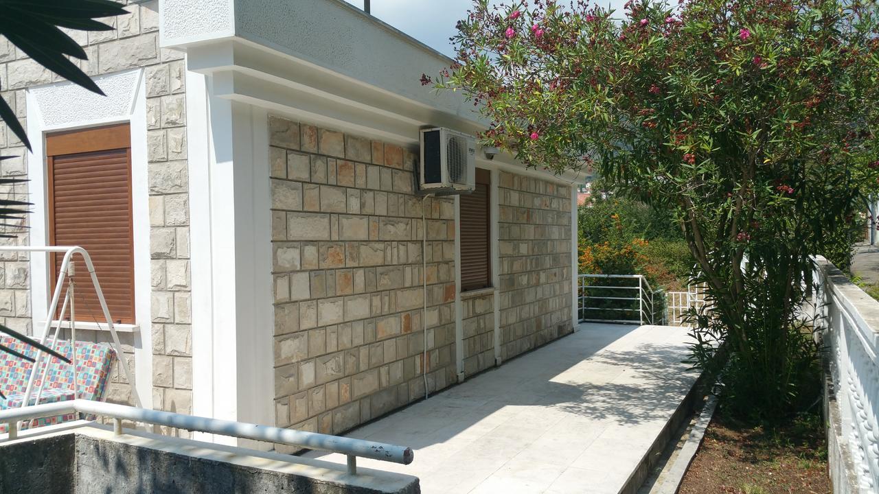 Villa Antic With Private Pool In Budva Exteriör bild